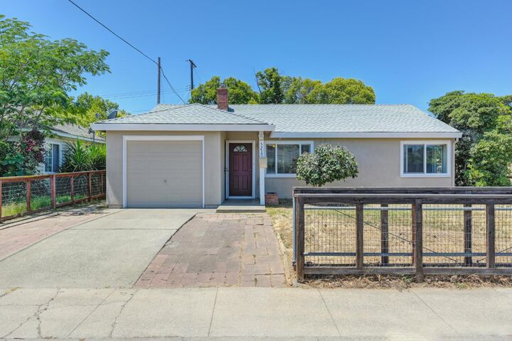 5230 Standish Road  Sacramento CA 95820 photo