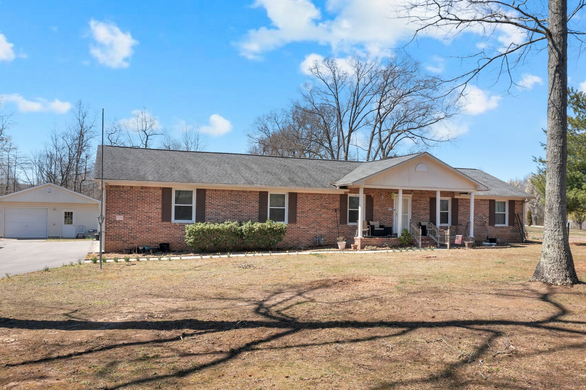 Property Photo: 203 Larkway Dr TN 37388