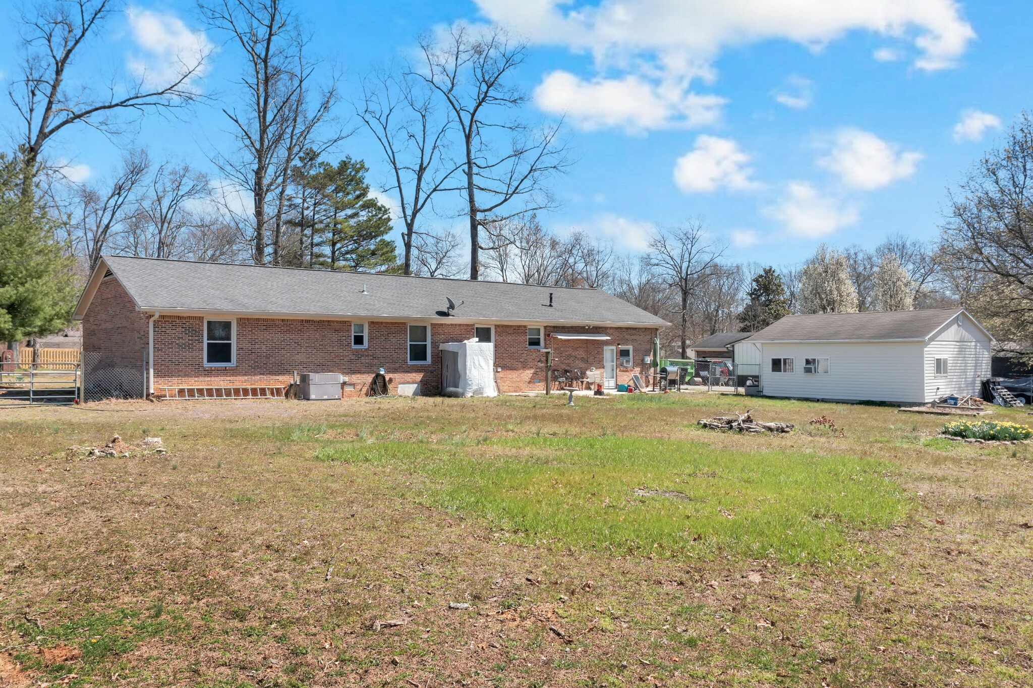 Property Photo: 203 Larkway Dr TN 37388