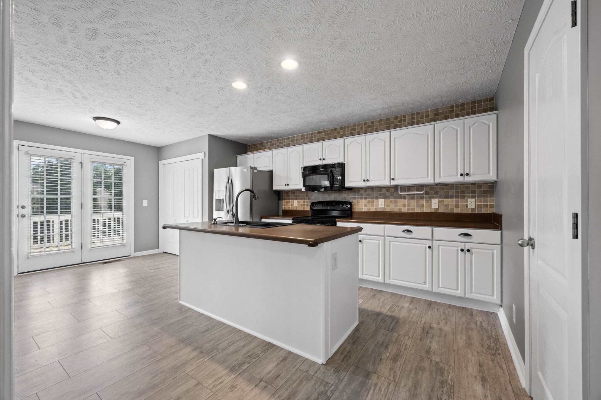 Property Photo: 925 Cobbler Dr TN 37040