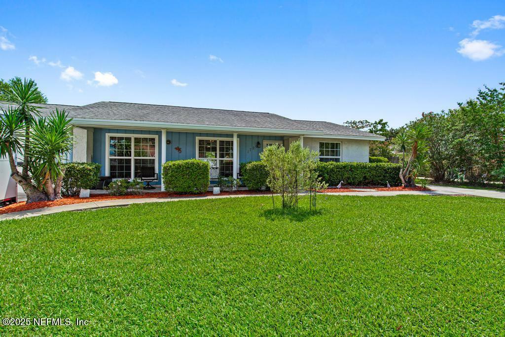 Property Photo: 1726 E Papaya Drive FL 32073
