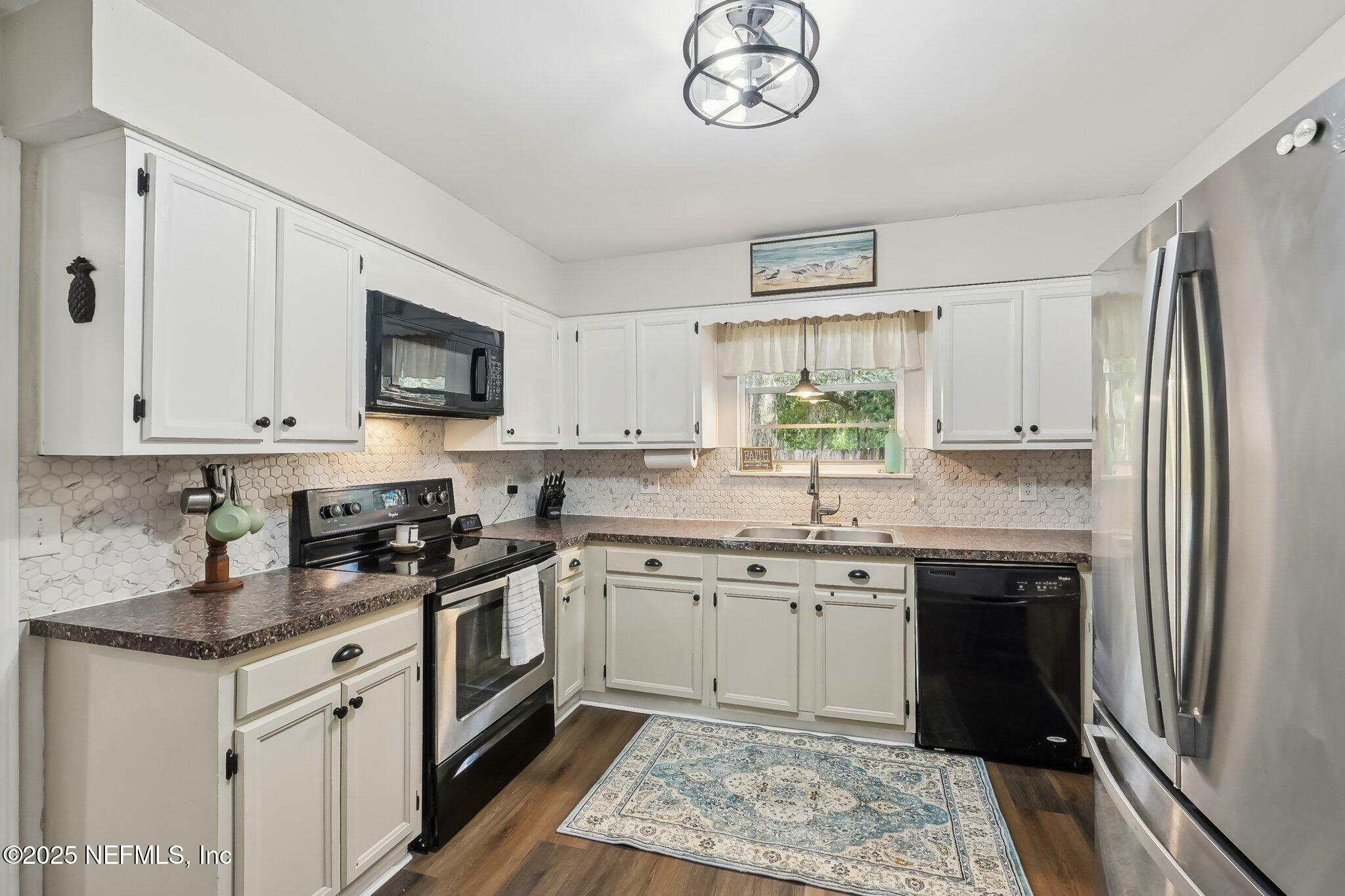 Property Photo: 3930 St Isabel Drive E FL 32277