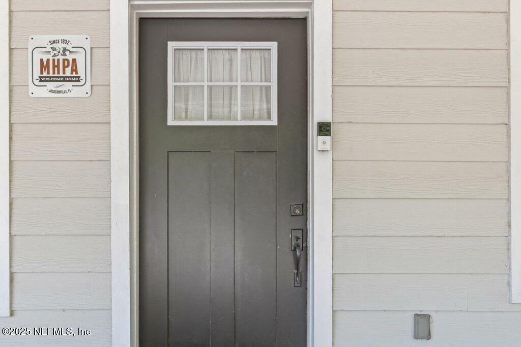 Property Photo: 3040 Rosselle Street FL 32205