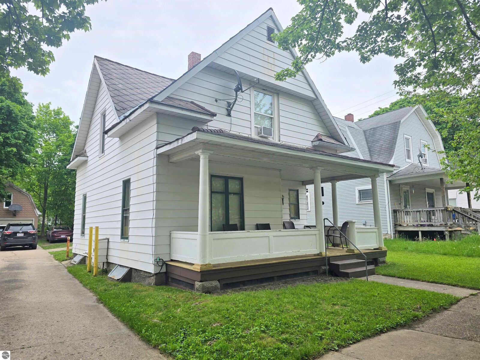 Property Photo: 820 Wallace Street MI 49601