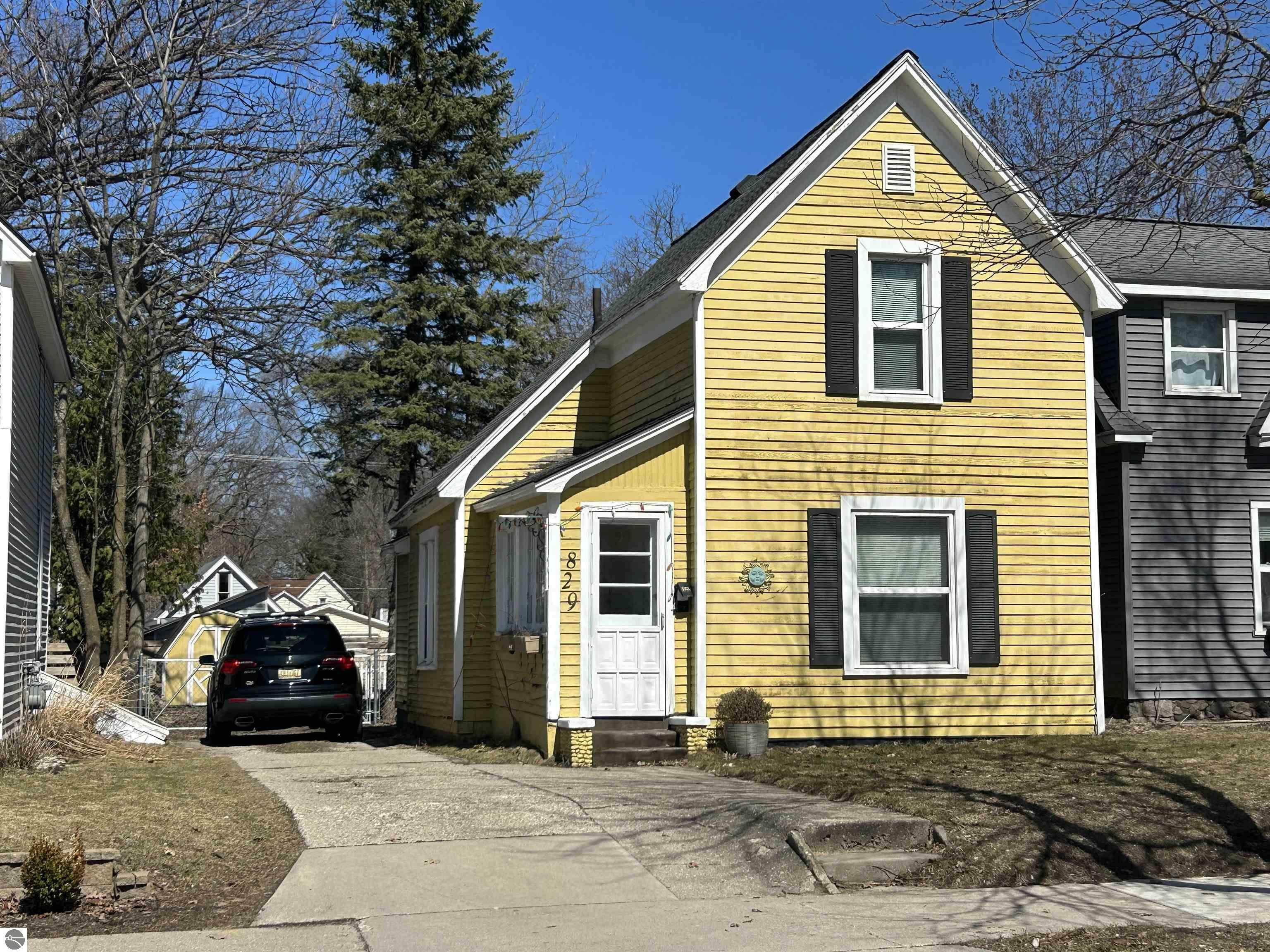 829 E Eighth  Traverse City MI 49686 photo