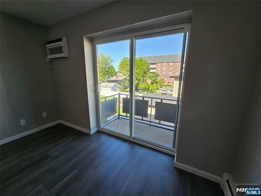Property Photo:  75 Sussex Street 2A  NJ 07601 