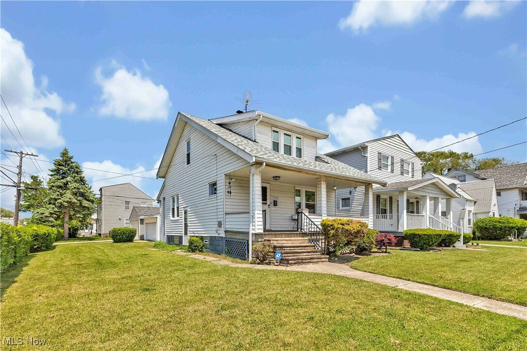 Property Photo: 19303 Arrowhead Avenue OH 44119