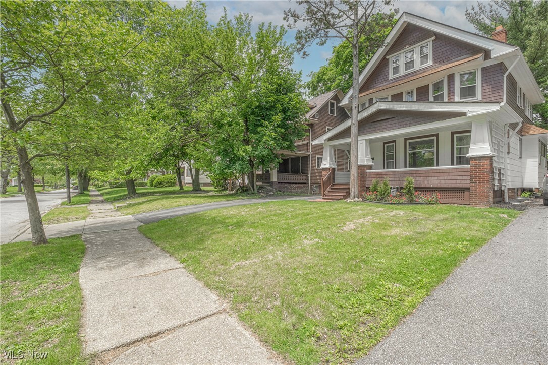 Property Photo: 949 Brunswick Road OH 44112