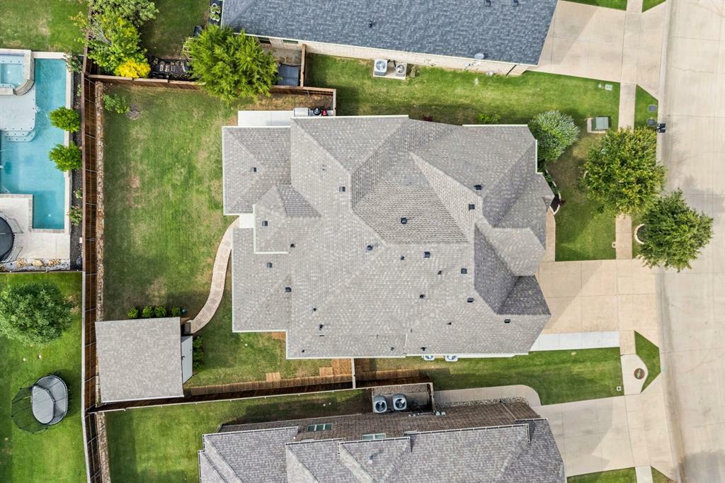Property Photo: 1009 Holston Hills Trail TX 76262