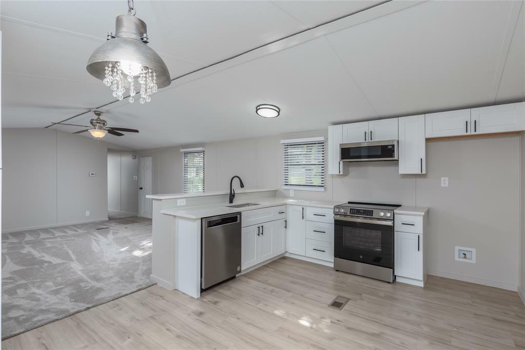 Property Photo:  6017 Hidden Circle  TX 76020 
