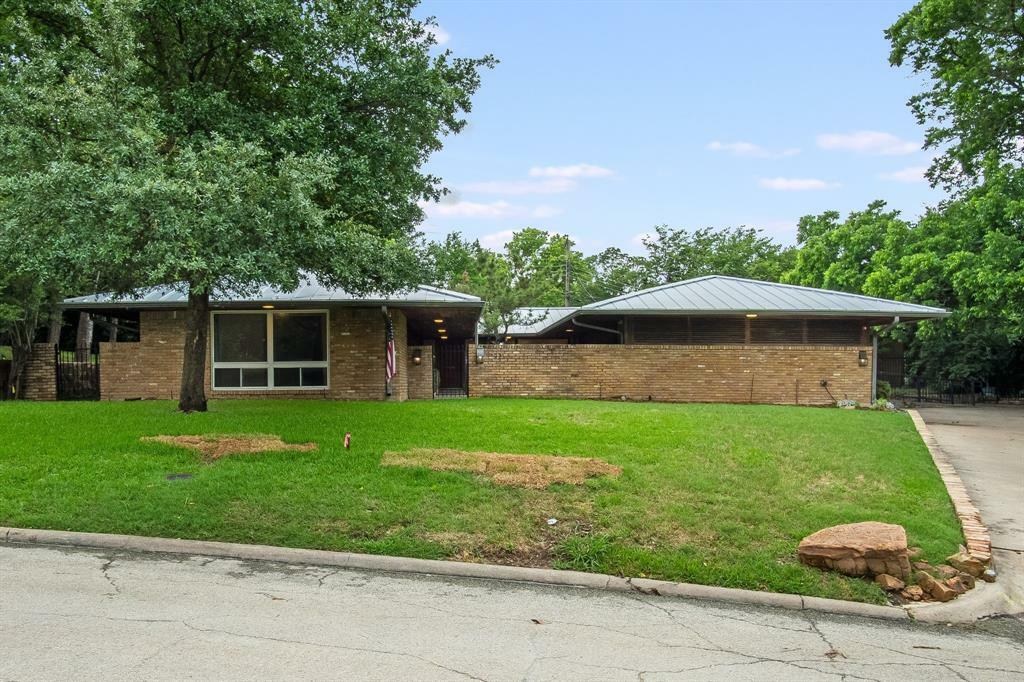 921 NW 9th Street  Grand Prairie TX 75050 photo