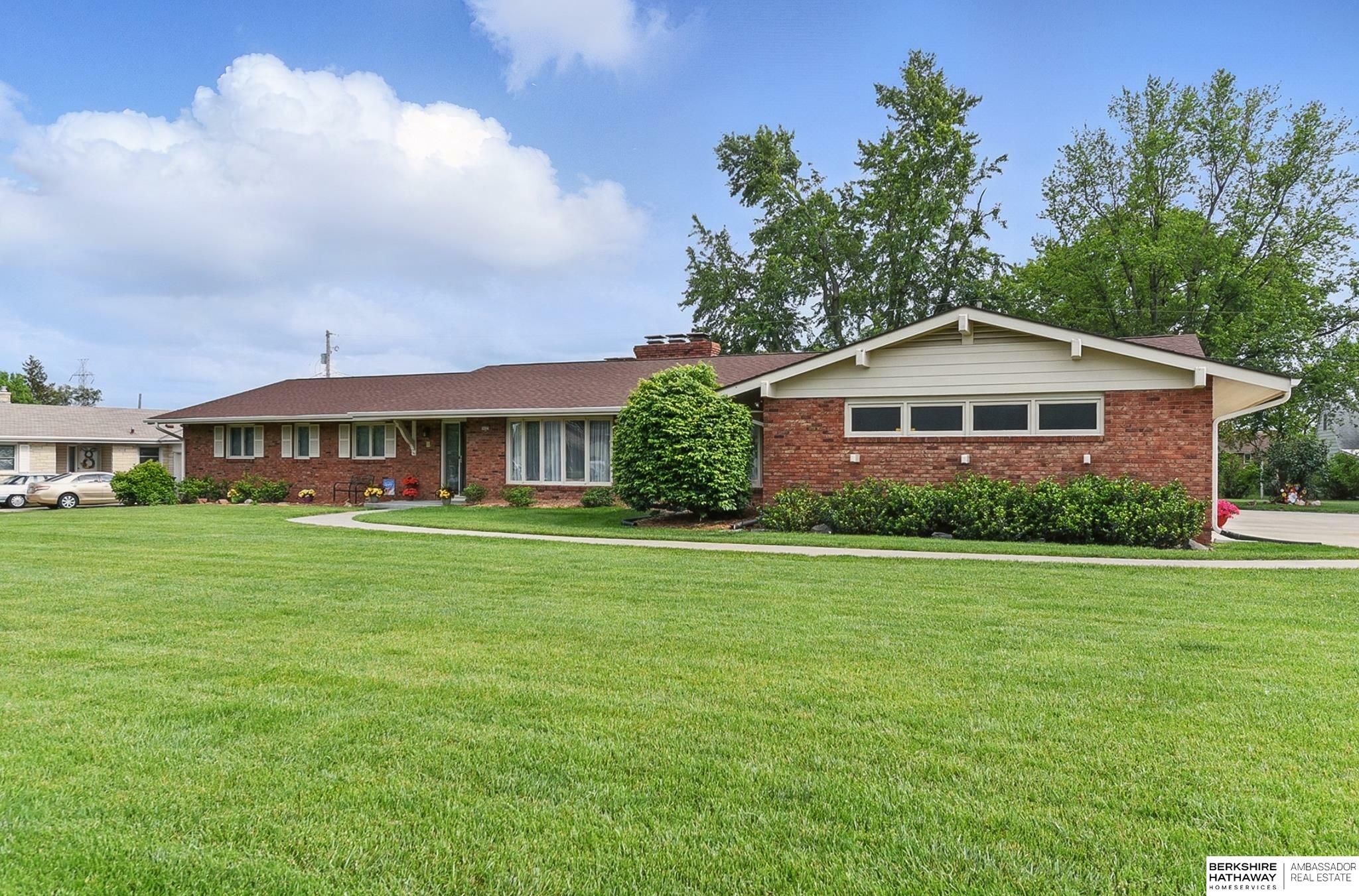10323 Hilltop Road  Omaha NE 68134 photo