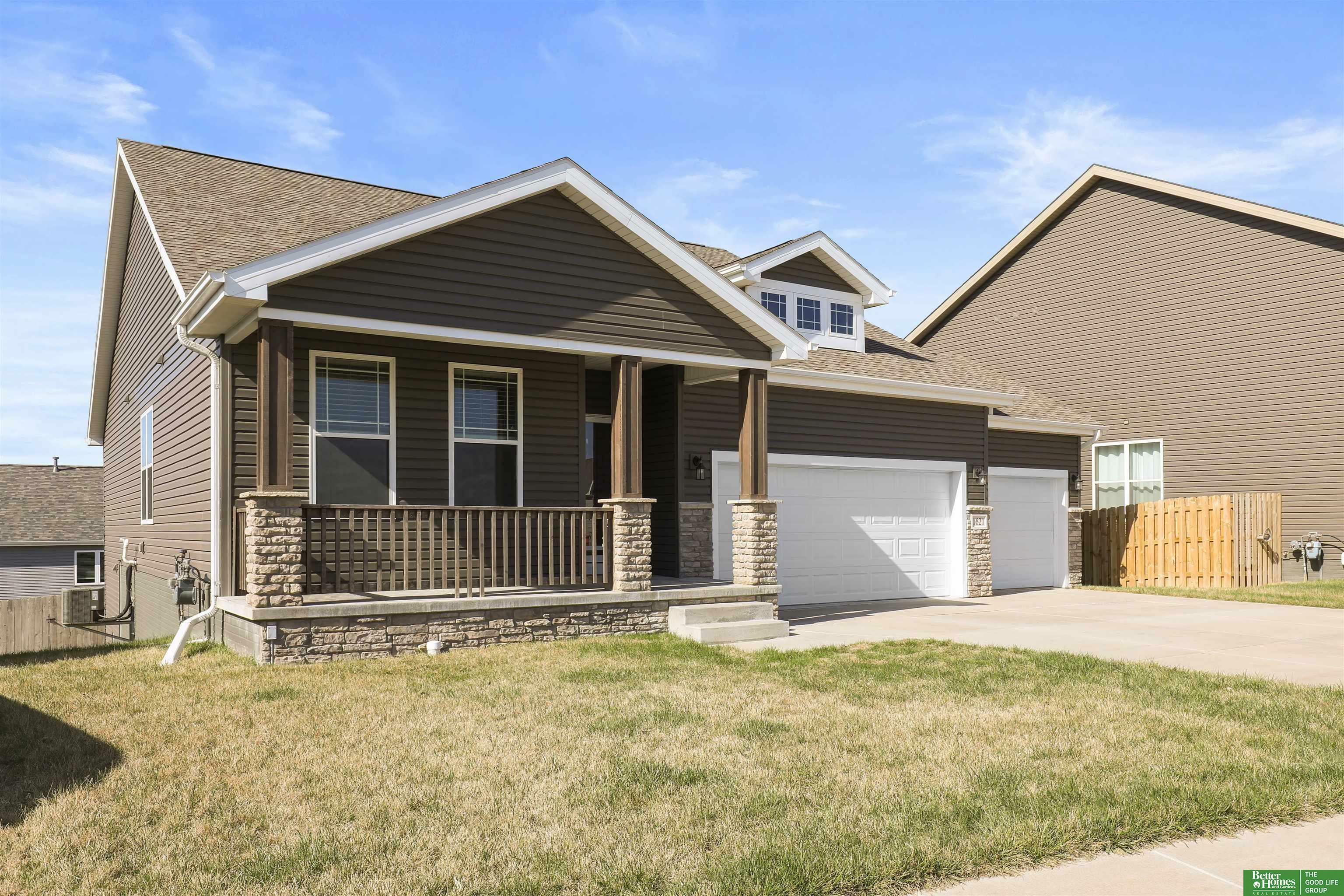 Property Photo:  1621 Pennsylvania Court  NE 68521 