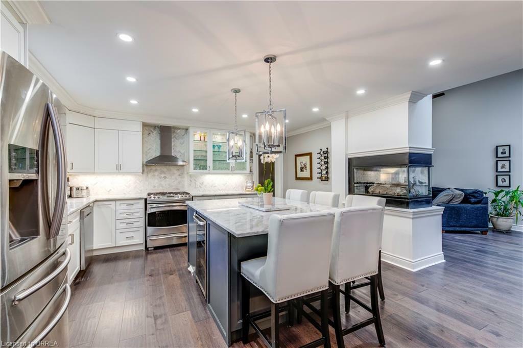 Property Photo: 206 Fiddler'S Green Road ON L9G 1W6