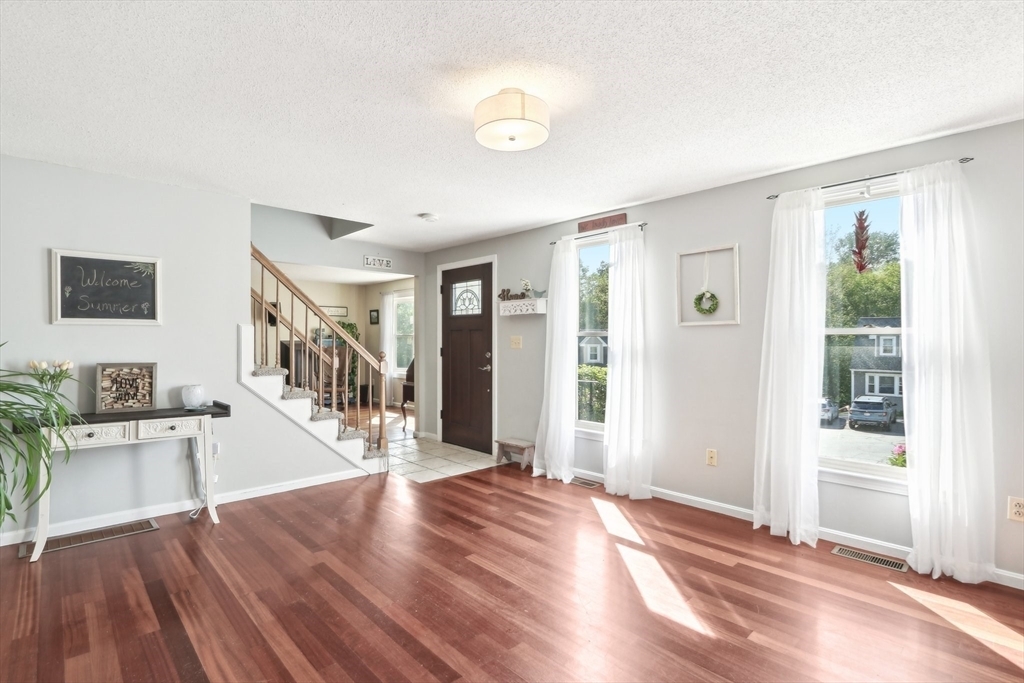 Property Photo: 23 Jasmine Ct MA 01826
