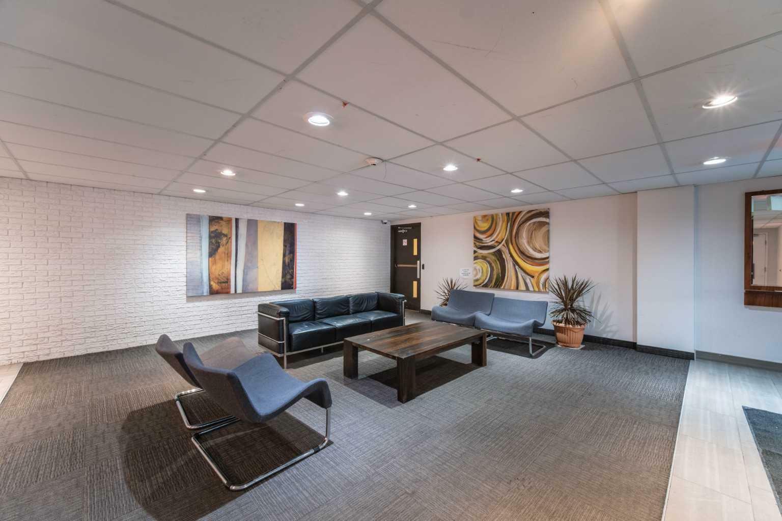 Property Photo:  111 14 Avenue SE 408  AB T2G 4Z8 
