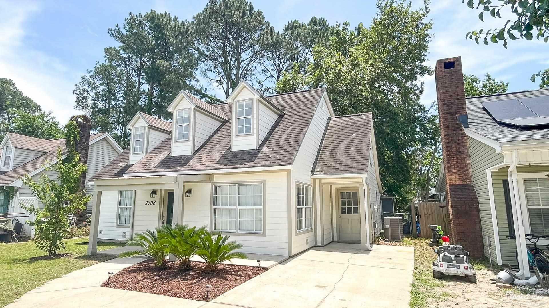 Property Photo: 2708 Willow Grove Ln FL 32547