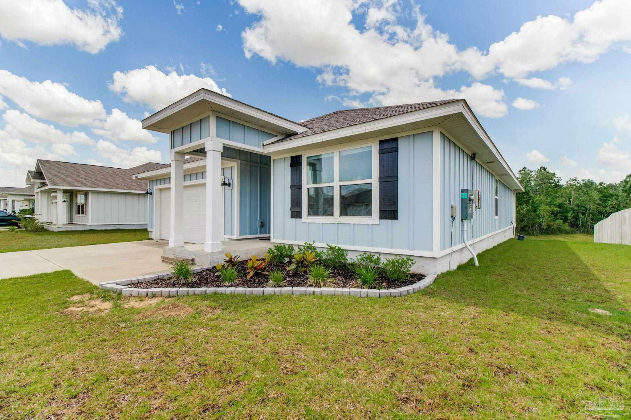 Property Photo: 10885 Blacktail Loop FL 32526