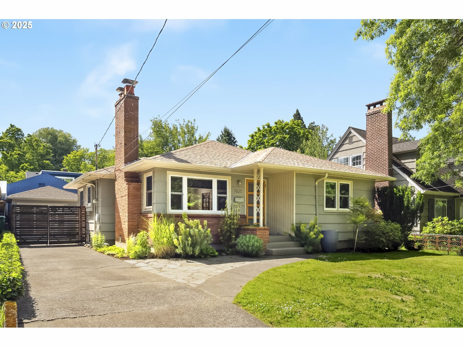 Property Photo: 7625 N Fowler Ave OR 97217