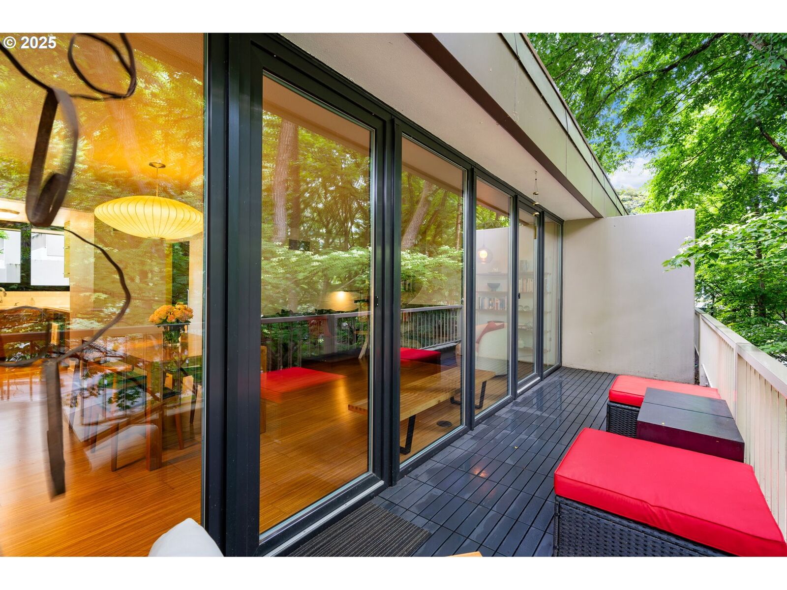 Property Photo:  255 SW Harrison St Th5  OR 97201 