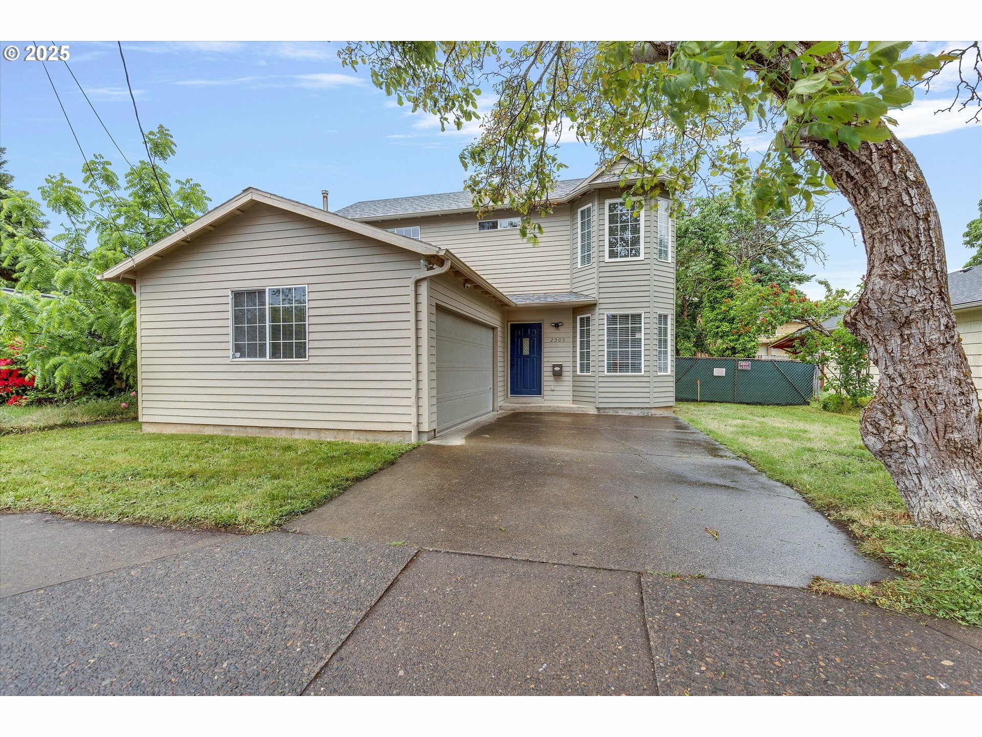 Property Photo: 2305 SE 92nd Ave OR 97216