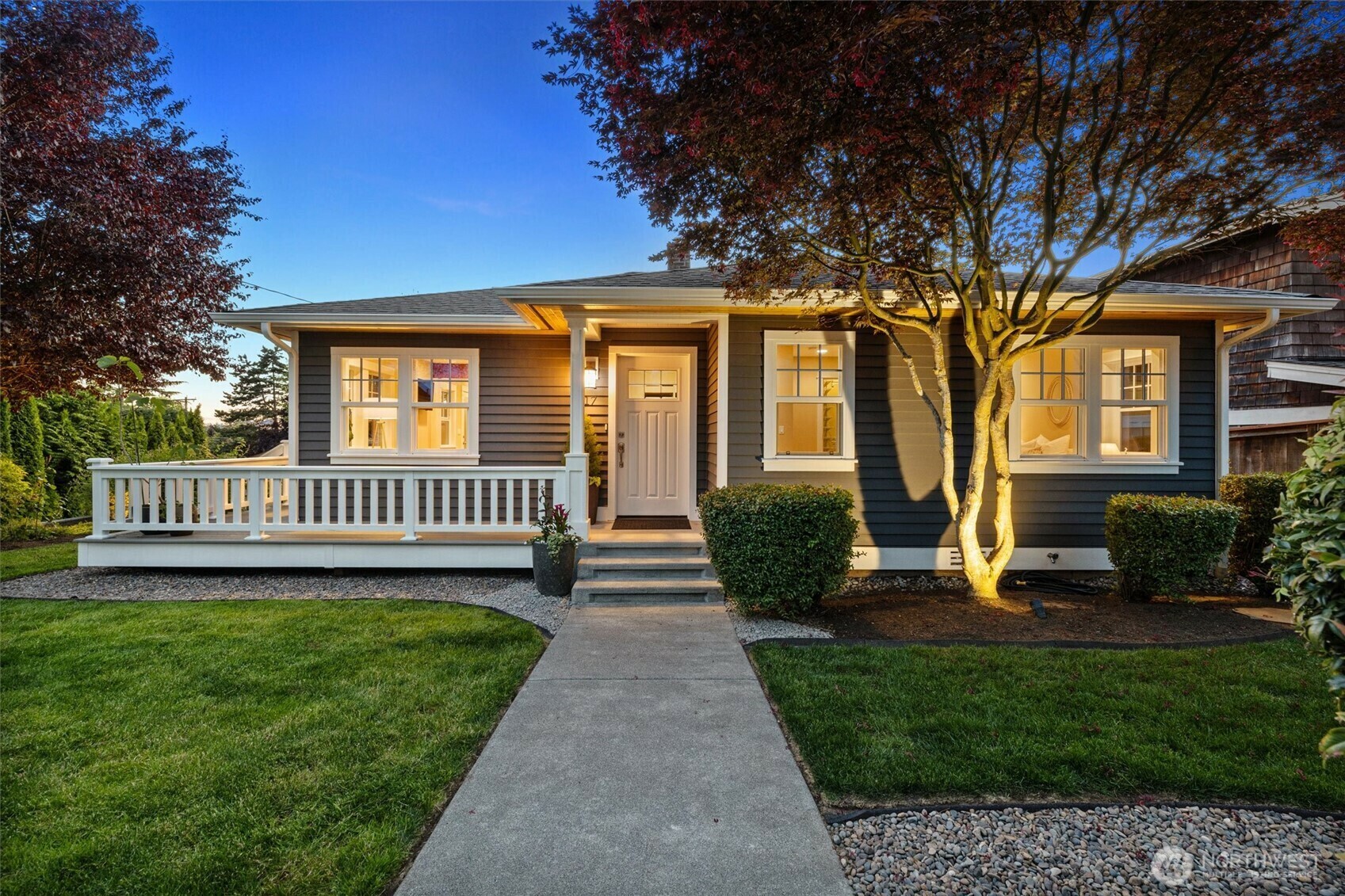 Property Photo:  817  6th Street  WA 98033 