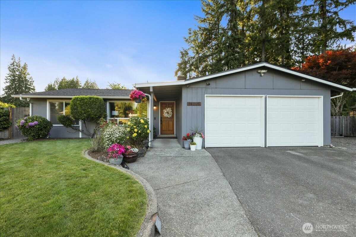Property Photo: 14305 141st Court SE WA 98059