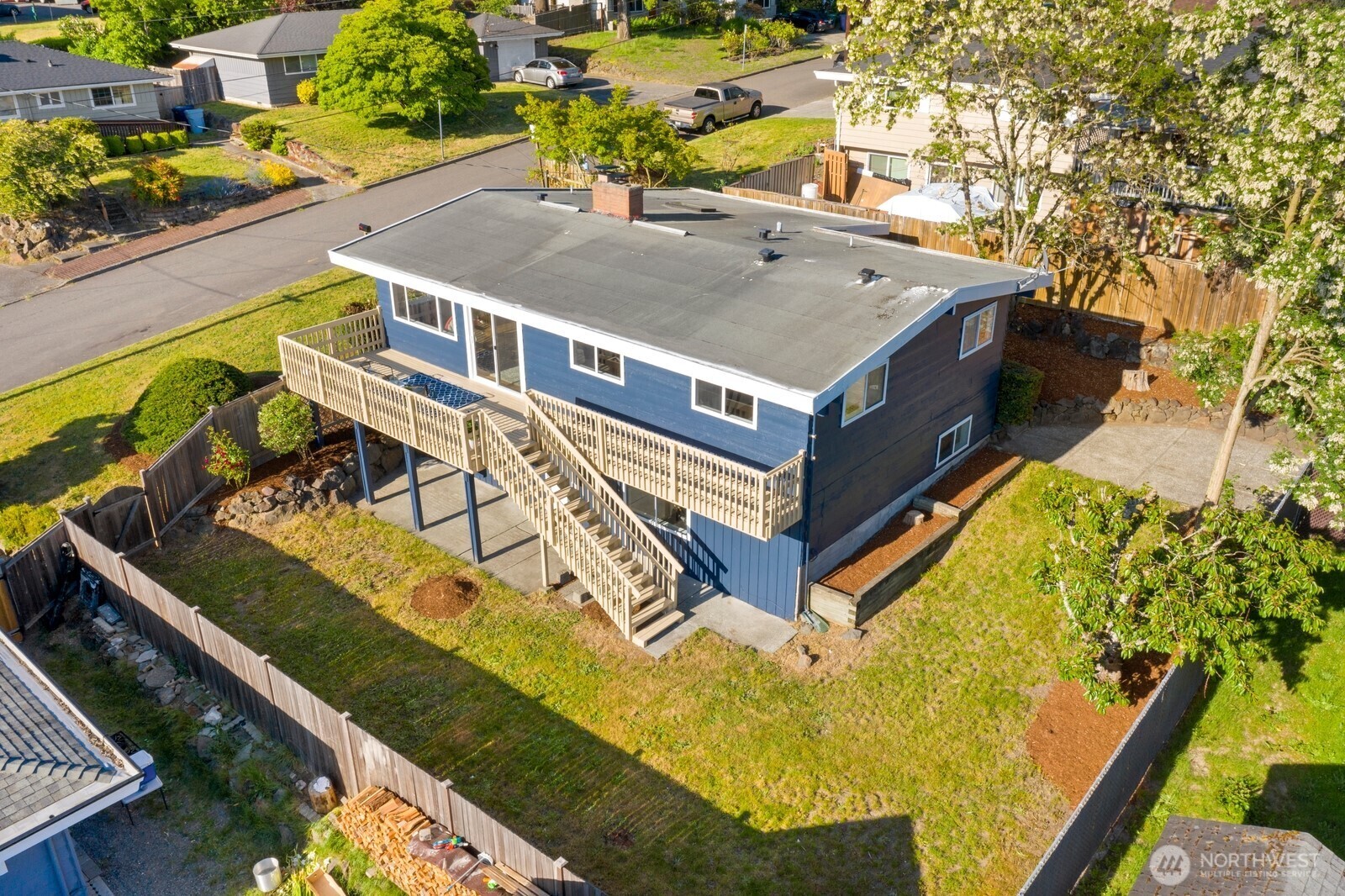 Property Photo: 3311 NE 11th Place WA 98056
