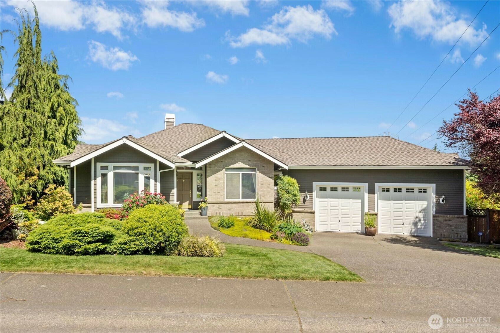 Property Photo: 12232 SE 80th Way WA 98056
