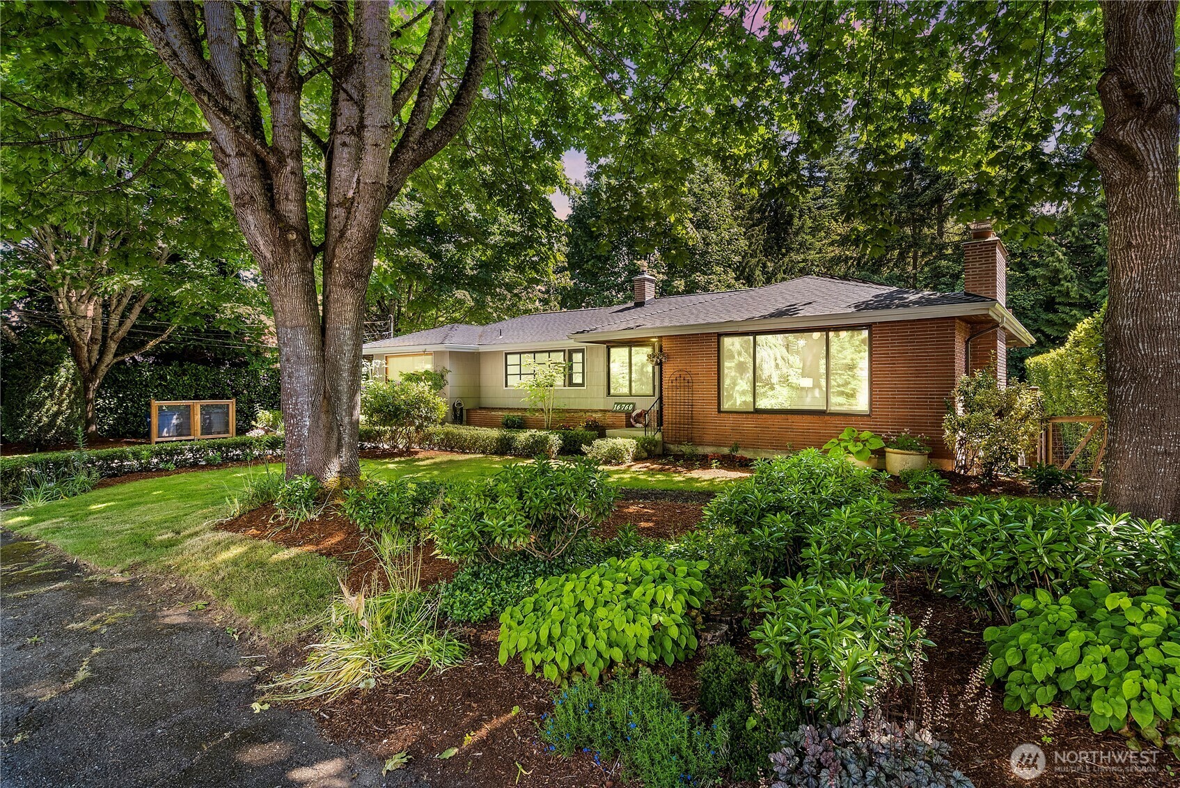 Property Photo:  16760  26th Ave  SW  WA 98166 