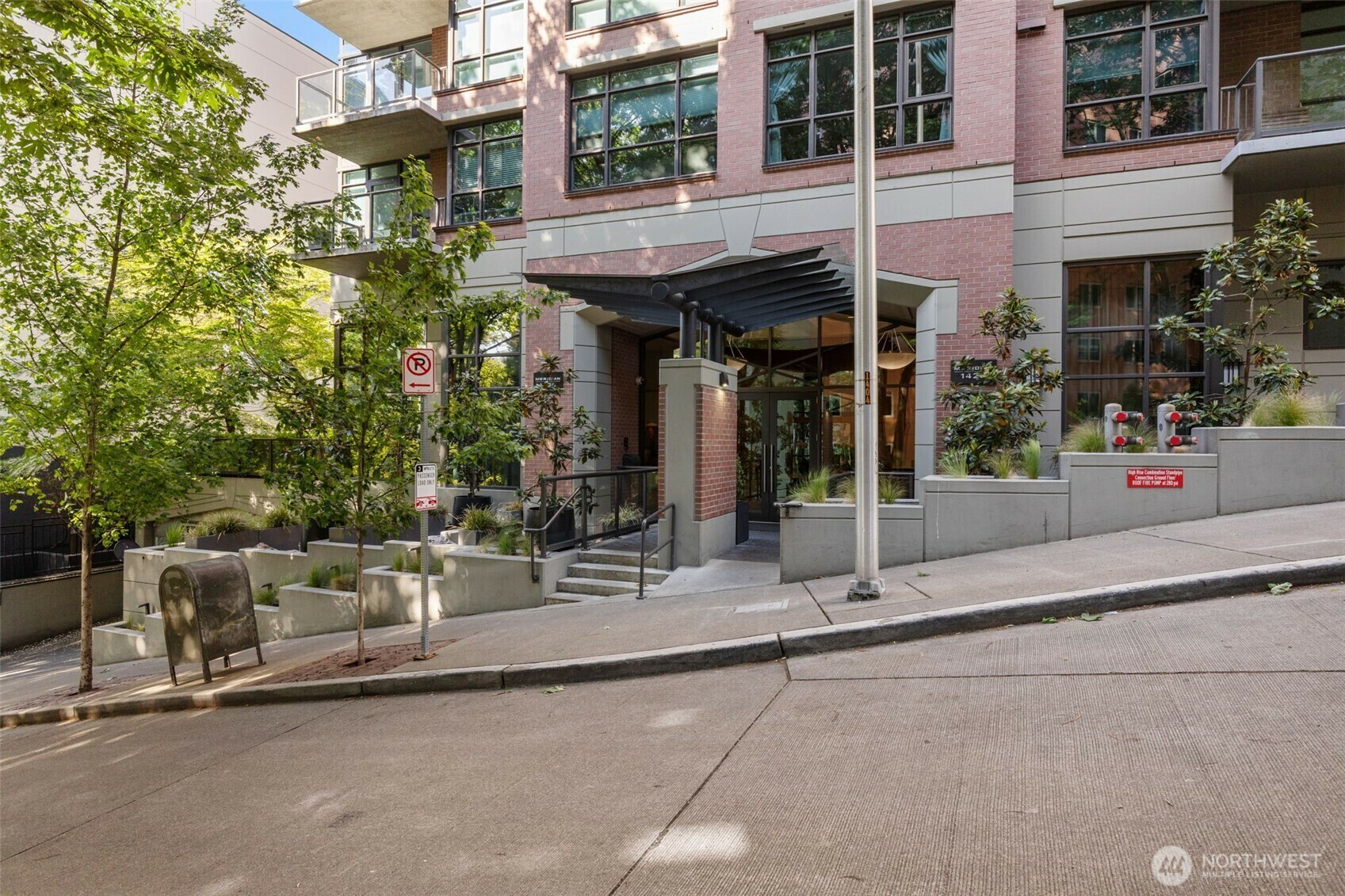 1420  Terry Avenue 1203  Seattle WA 98101 photo