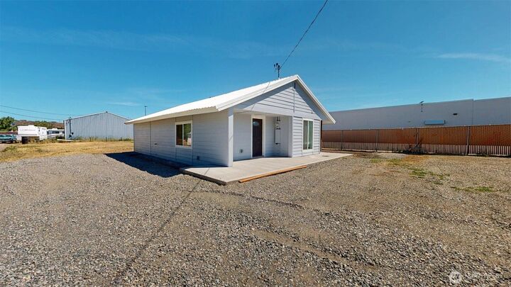 Property Photo:  40  Utke Lane  WA 98841 