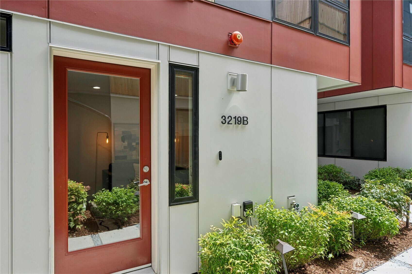 Property Photo: 3219 California Avenue SW B WA 98116