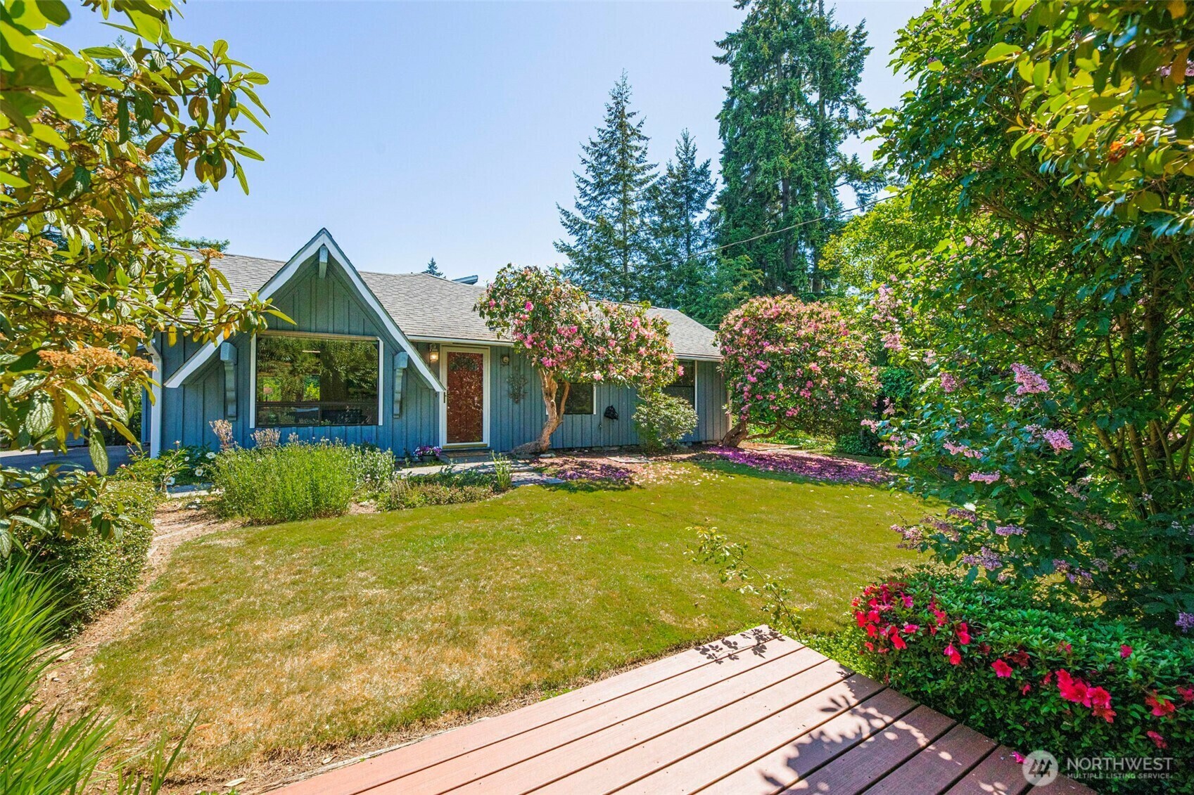 Property Photo: 22119 Locust Place WA 98036