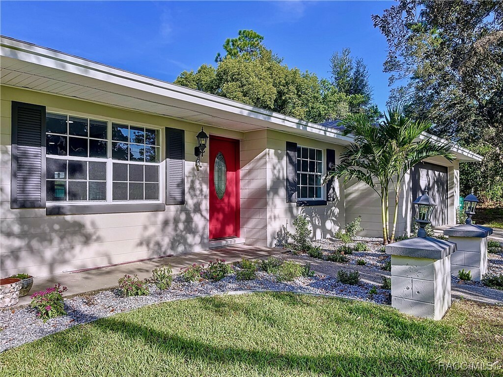 Property Photo: 5040 N Baywood Drive FL 34465