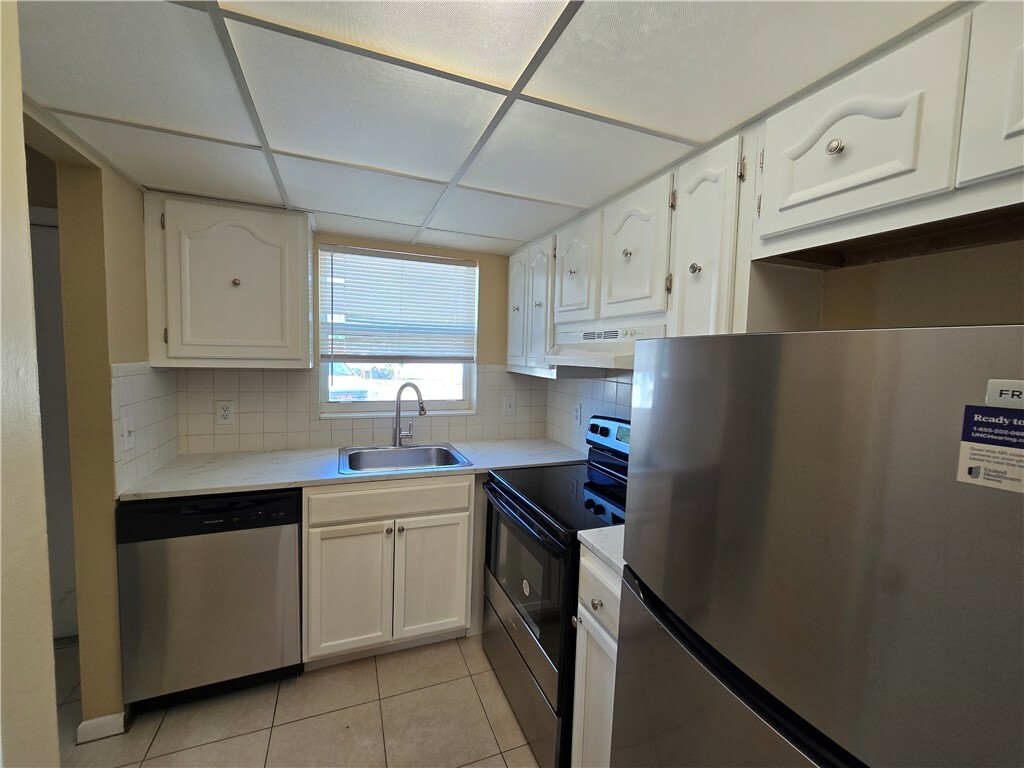 Property Photo: 1655 Highland Avenue 1B FL 32960