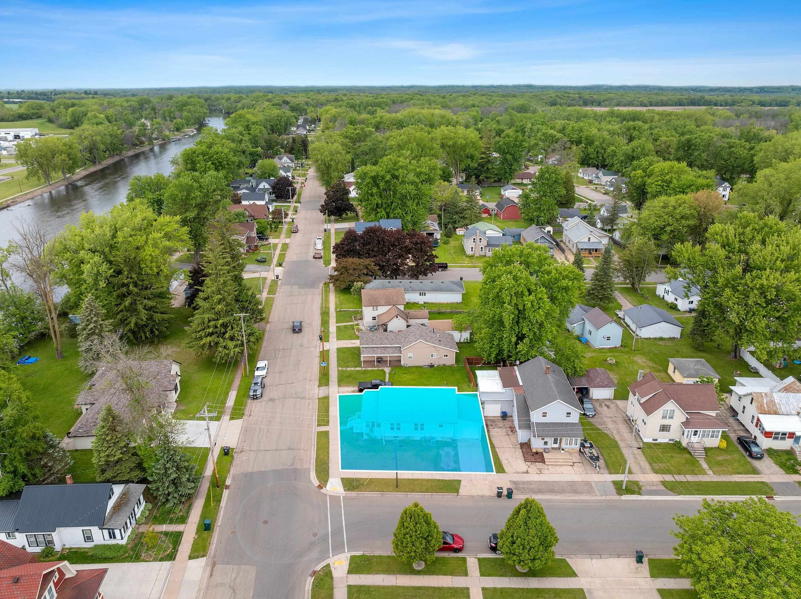 Property Photo: 803 W North Water Street WI 54961-1143