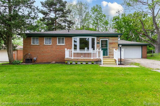 Property Photo: 291 Lorberta Lane MI 48328
