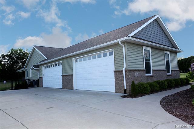 Property Photo: 1041 Lancaster Street MI 48446