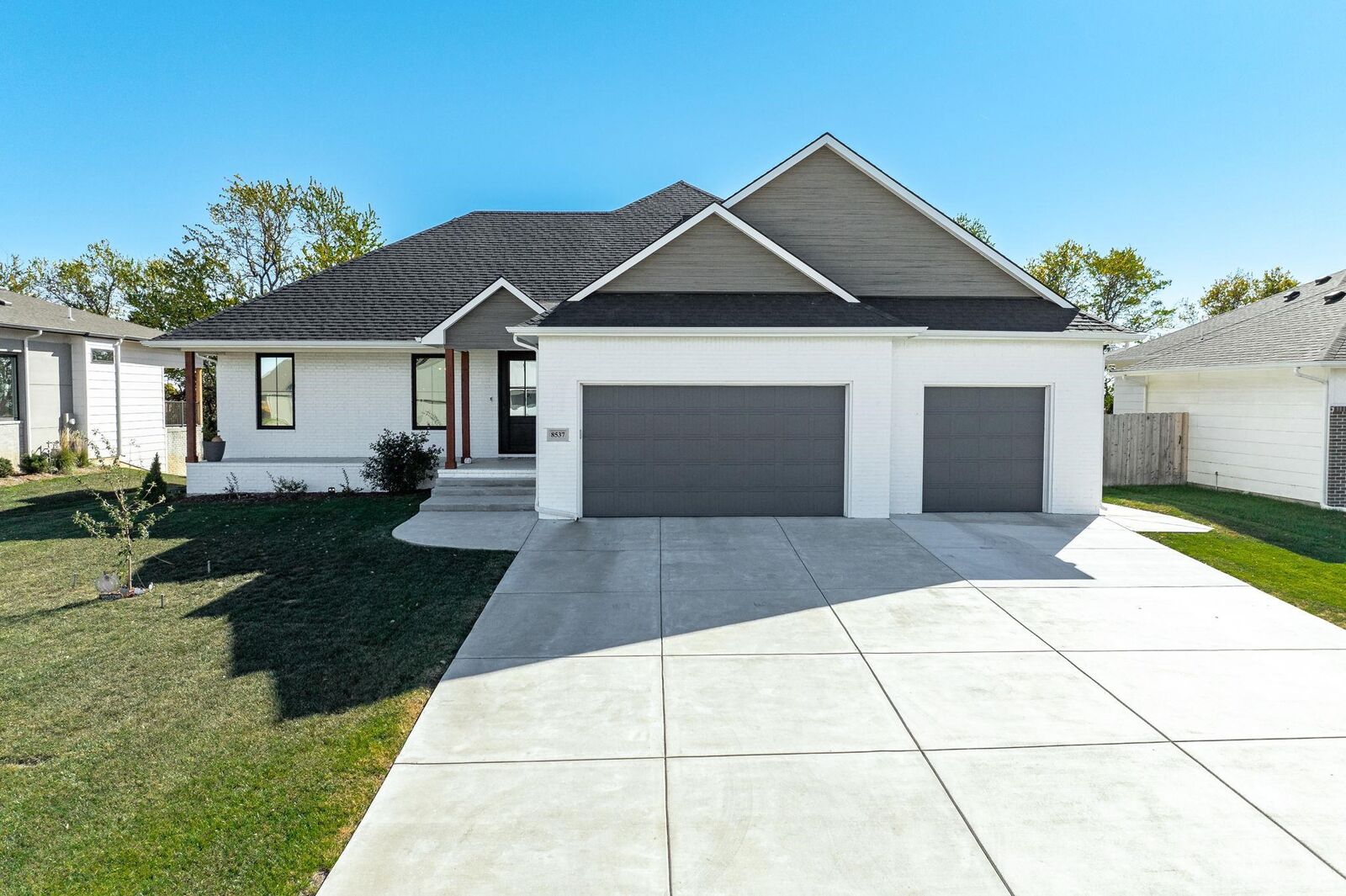 Property Photo:  8537 E Bradford St  KS 67210 