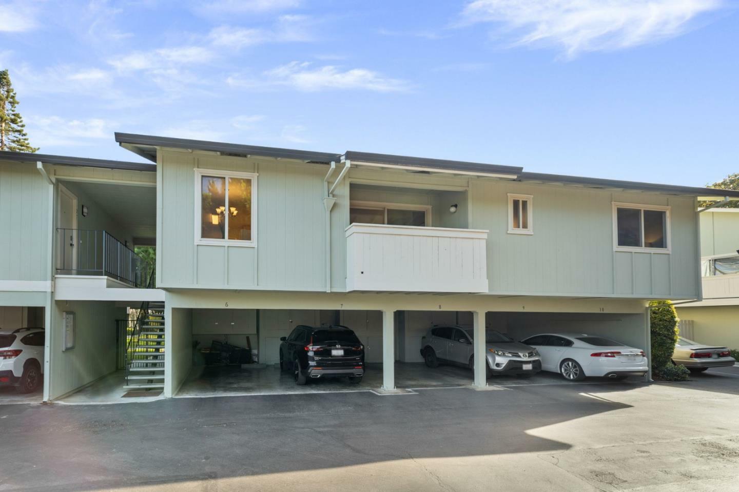 Property Photo: 264 North Whisman Road 26 CA 94043