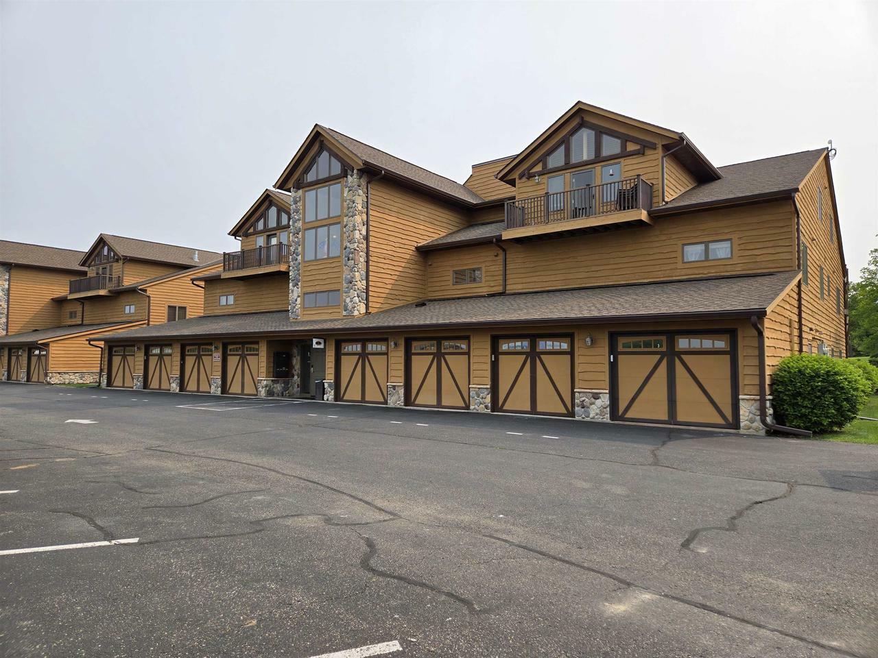 Property Photo:  1826-2 Parkland Drive 502  WI 54613 