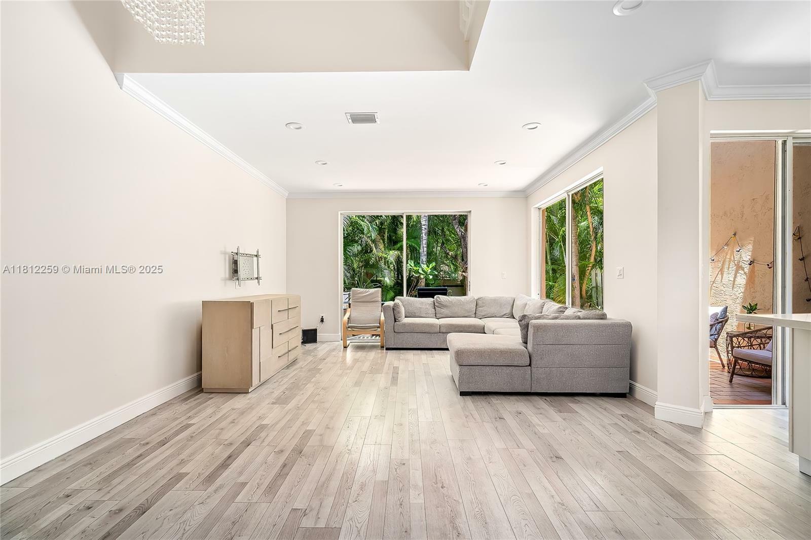 Property Photo: 21024 NE 34th Ct FL 33180