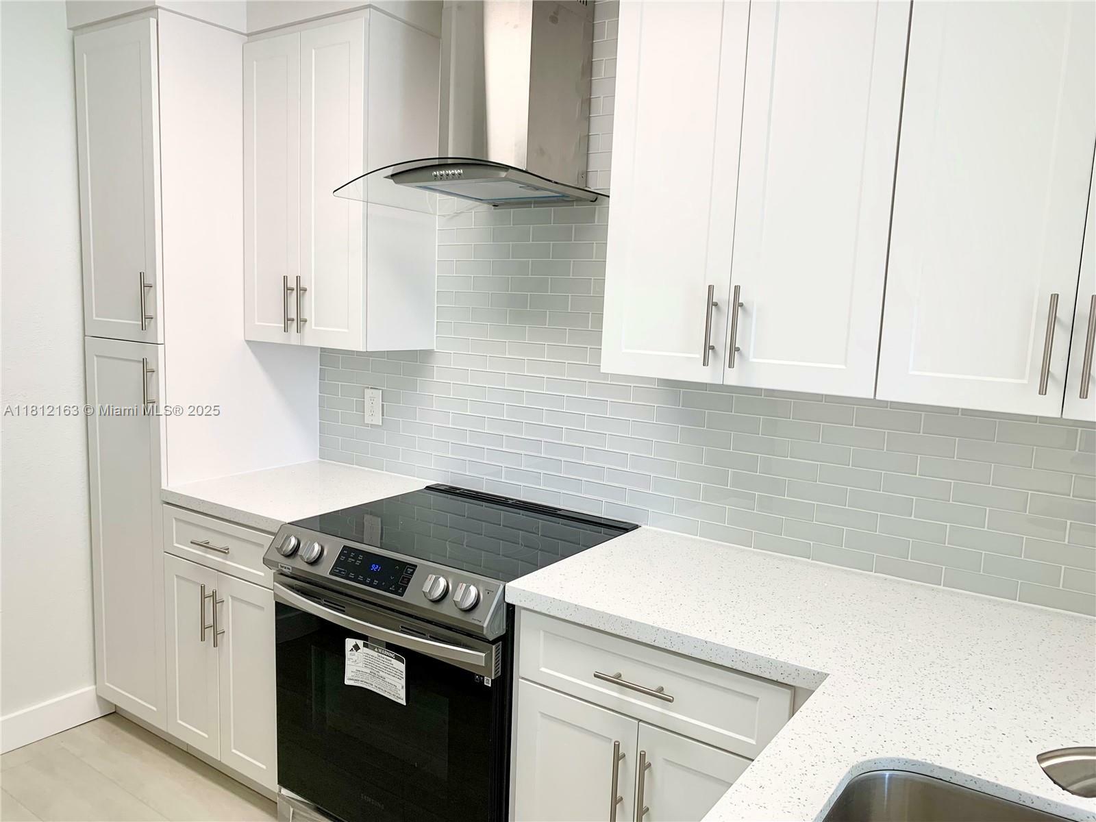 Property Photo:  551 NW 100th Pl 101  FL 33024 