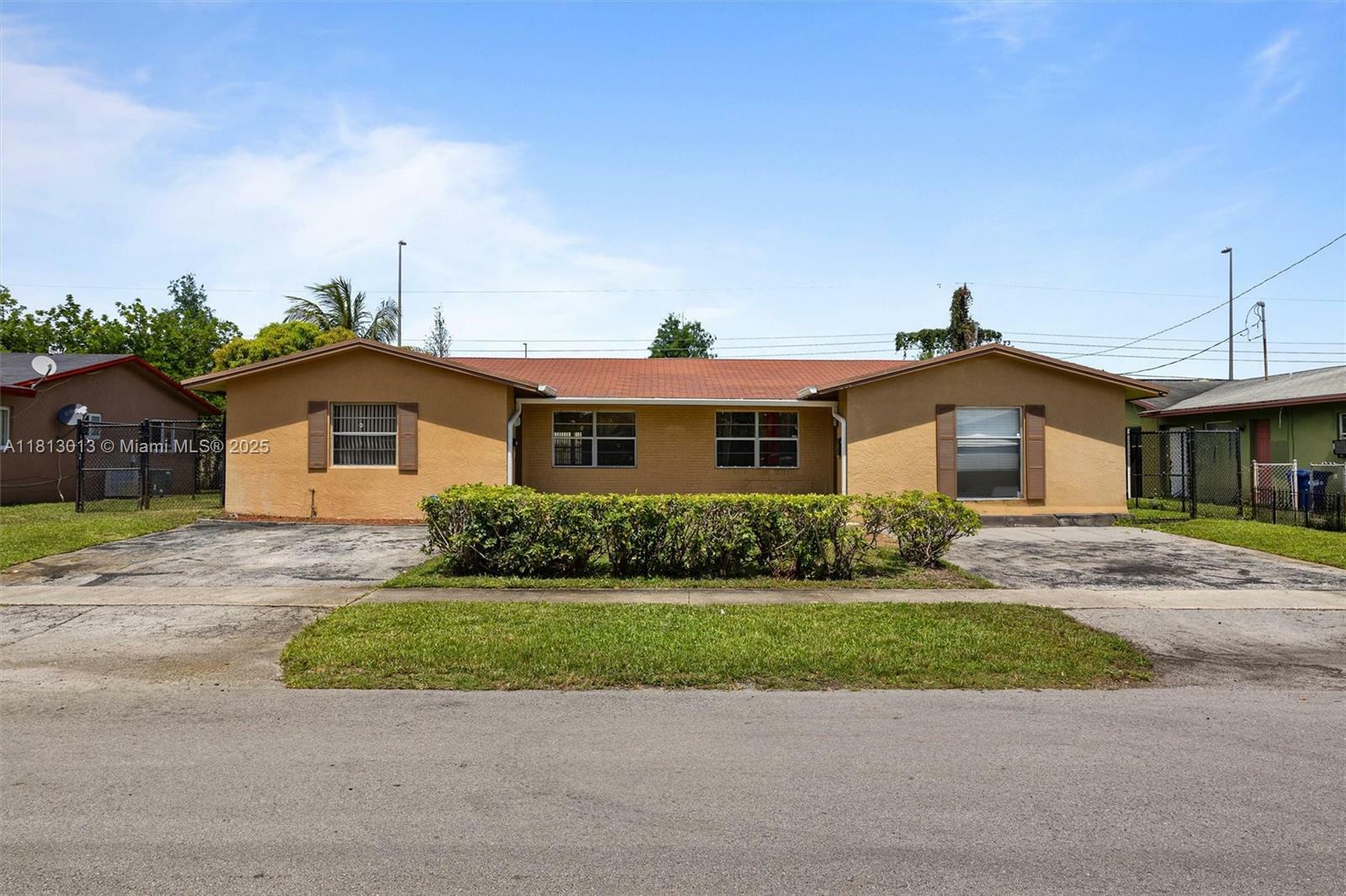 Property Photo: 1630 NW 52nd Ave FL 33313