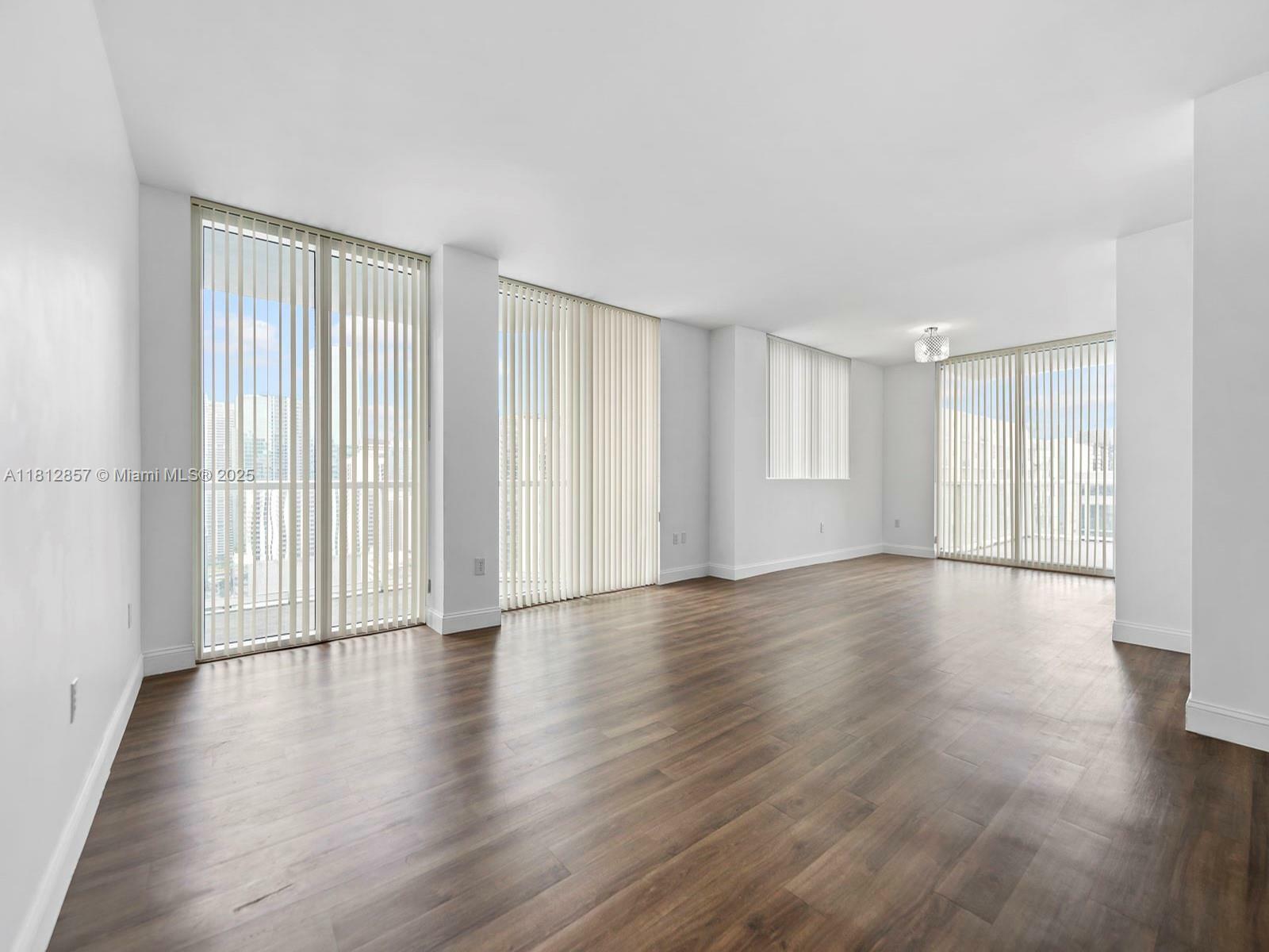Property Photo: 253 NE 2nd St 3108 FL 33132