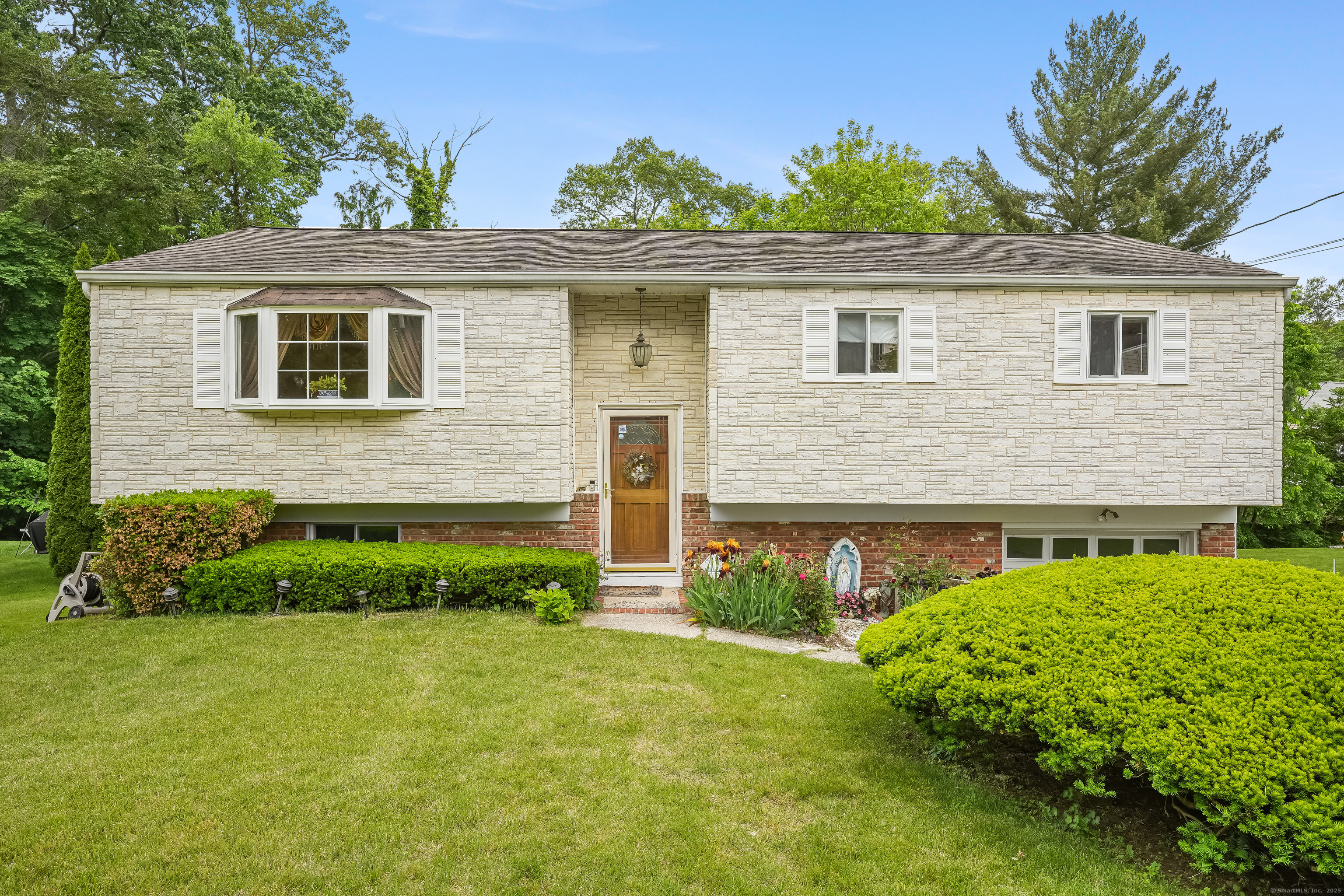 Property Photo:  15 Amherst Place  CT 06902 