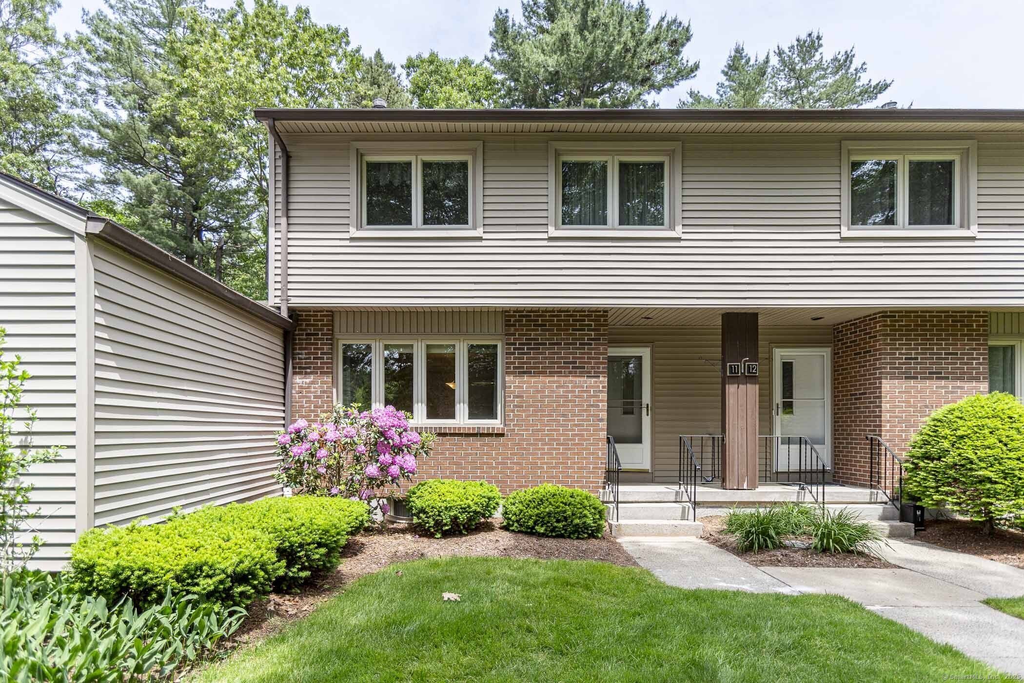 Property Photo: 441 South Main Street Apt 11 CT 06040