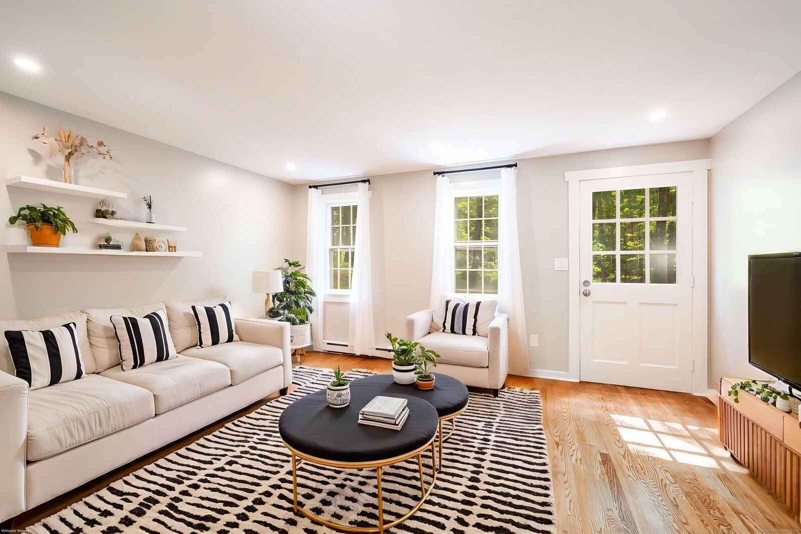 Property Photo: 239 Old Farms Road Apt 15B CT 06001