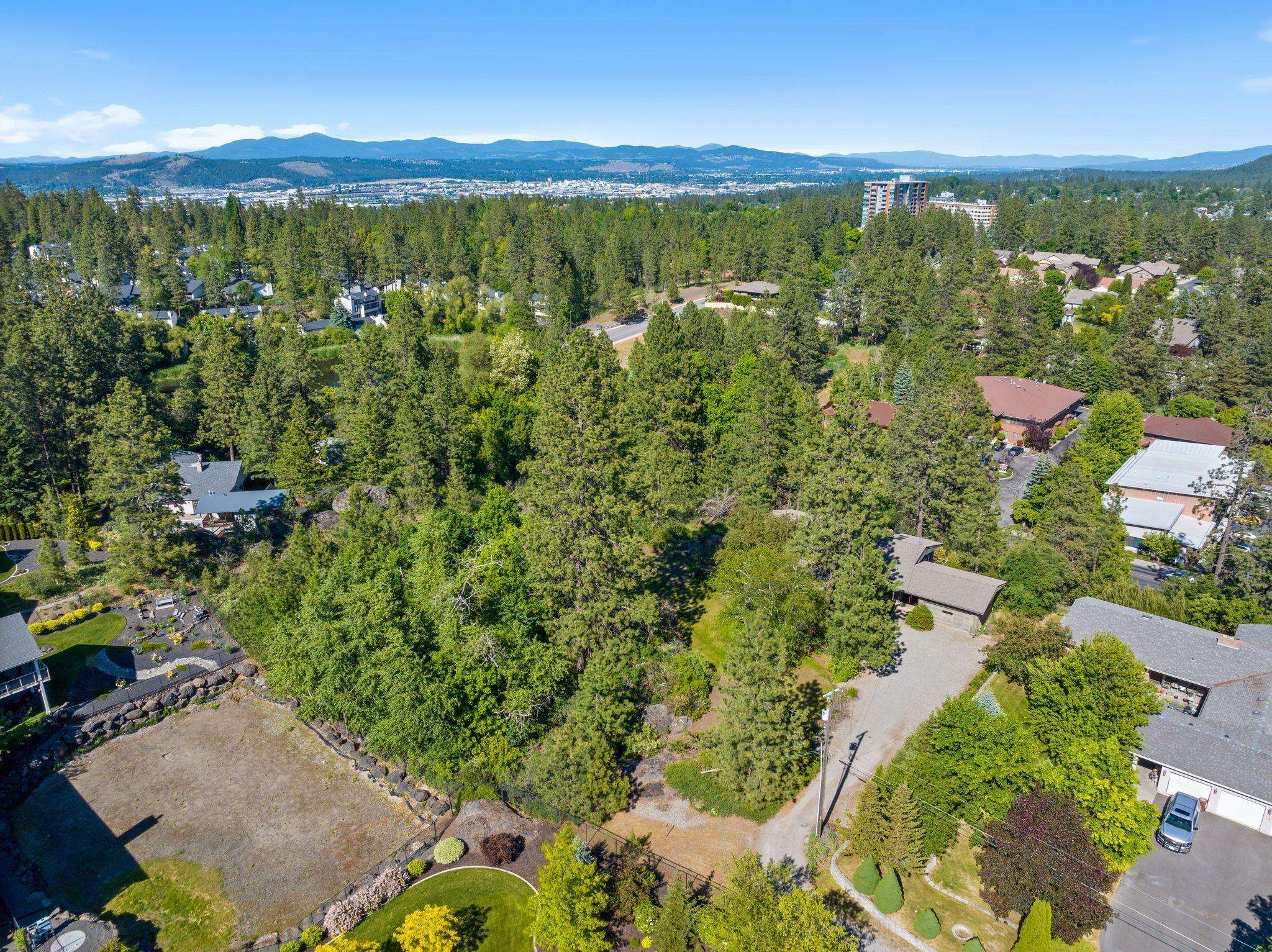 Property Photo: 2606 S Southeast Blvd WA 99223